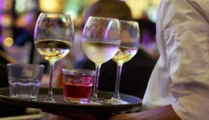 Worrying signs in hospitality: Significant drop in consumption of beer, soft drinks, water