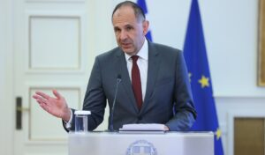 Gerapetritis discusses Middle East deescalation with Qatar’s FM
