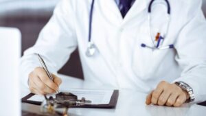 University doctors cleared to work in private healthcare sector