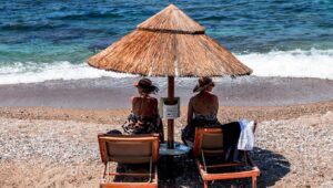 Greek vacation habits revealed: luxury or necessity in 2024?