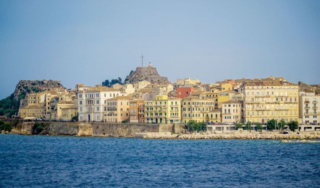Tourist dies in Corfu after being swept away by waves in front of son
