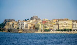 Tourist dies in Corfu after being swept away by waves in front of son