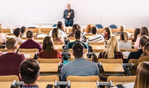 Government attacks PASOK over private universities stance