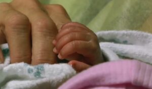 Dead Baby in Paros: Child Cried for Hours at Beach, Mother Distraught