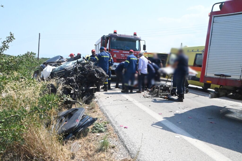 Fatal crash in Argolida: Three dead as truck collides head-on with SUV
