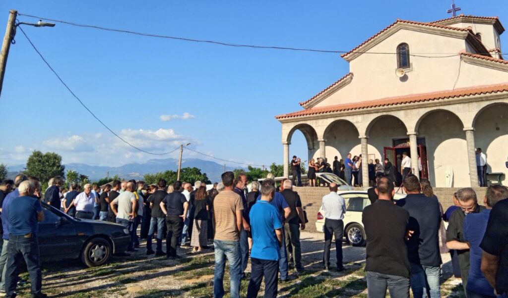 Agrinio: Heartbreak at 2-year-old Alexandra’s funeral after tragic accident