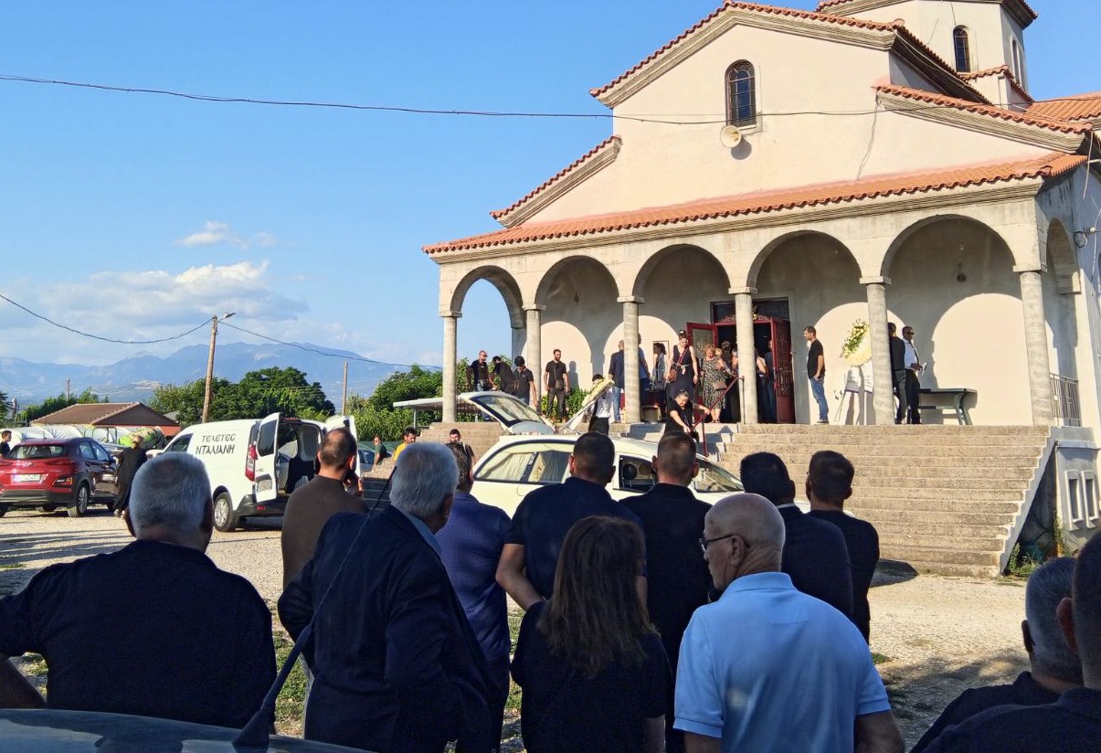 agrinio-kideia-2xronis-paresire-pateras-autokinito__8_