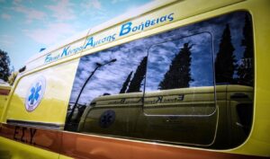 Tragic accident in Agrinio: Father fatally strikes 2-year-old daughter