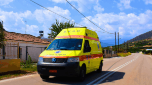 Shocking workplace accident in Patras: Worker loses hand in press machine