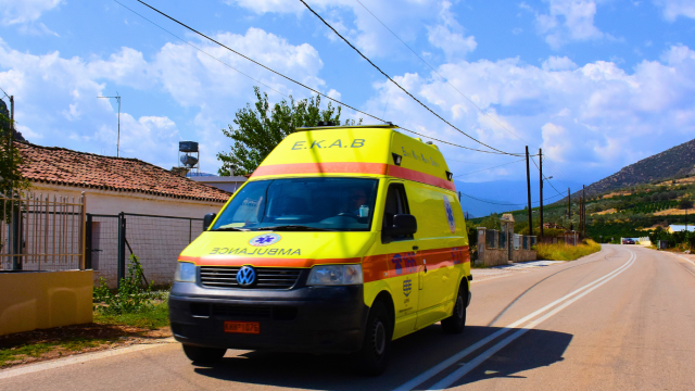 Shocking workplace accident in Patras: Worker loses hand in press machine