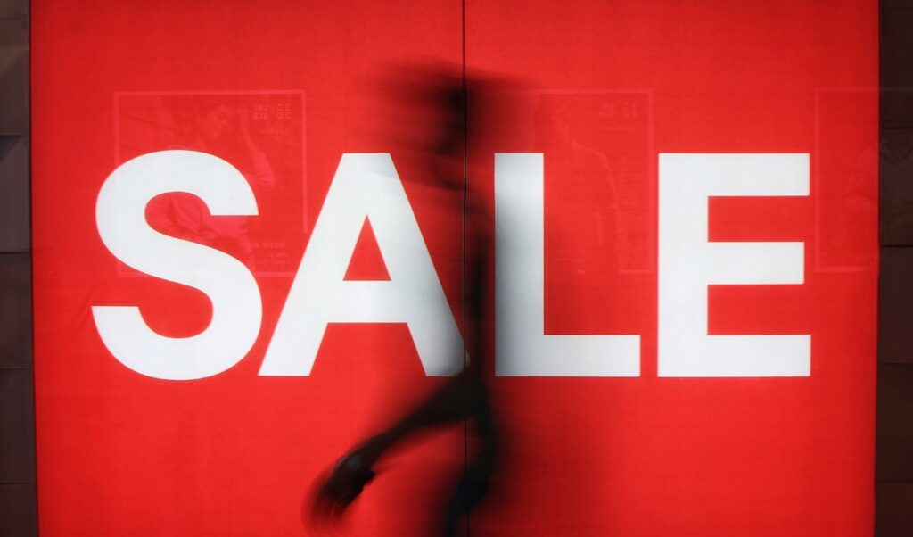 Market discounts vs rising prices squeeze household budgets