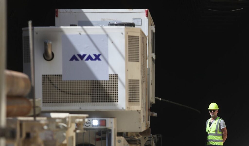 AVAX reports strong performance and 130% higher dividend