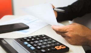 Money laundering crisis: 930 cases of “black” money under investigation in Greece