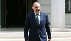 Greek foreign minister visits Libya, meets counterpart in Tripoli