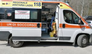 Italy botulism outbreak kills three, hospitalizes 12+
