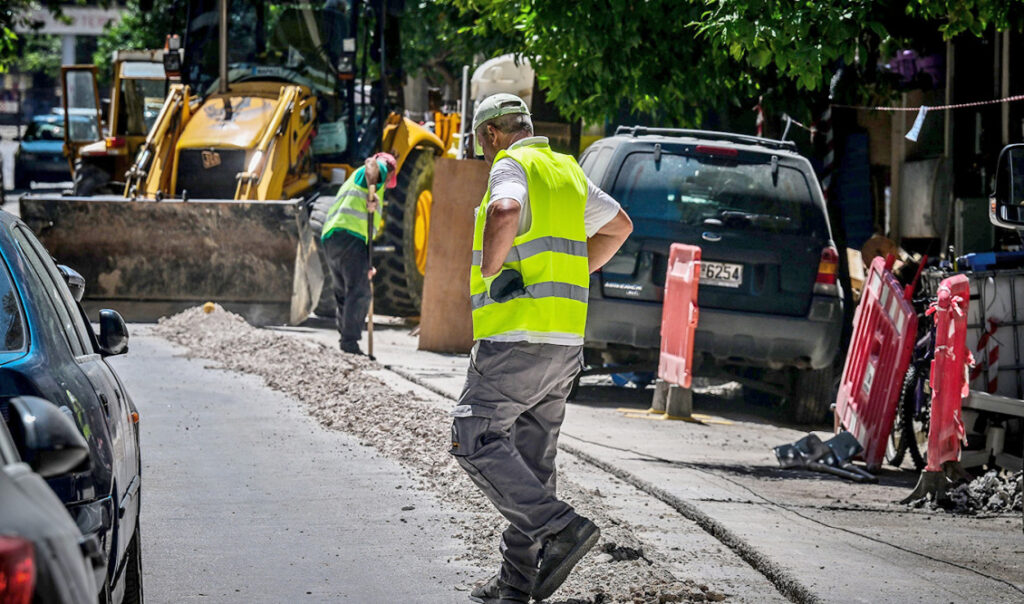 Heatwave emergency measures continue for workers in Greece