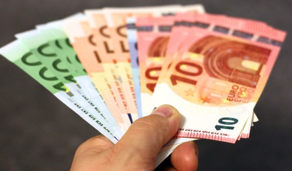 Average salary nears €1,500 mark with upward trend targeting 2026