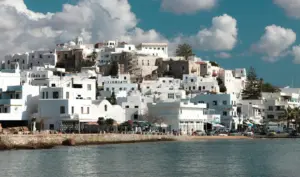 Violent incident at Naxos port: 20-year-old stabbed and hospitalized