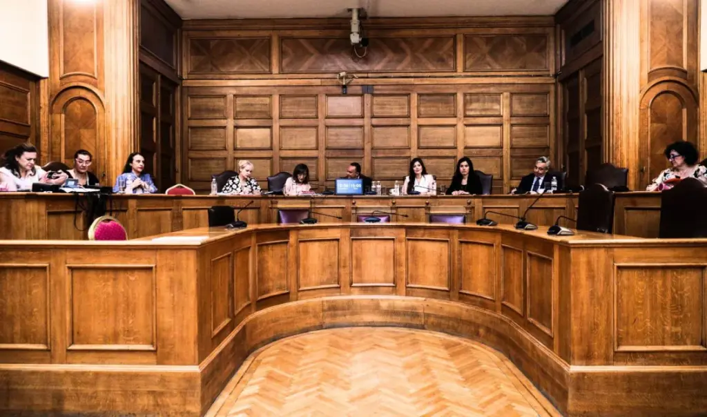 Tempe: New Democracy votes “no” on lifting immunity of 14 MPs
