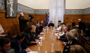 PASOK boiling over “present” vote on Pleuris amendment