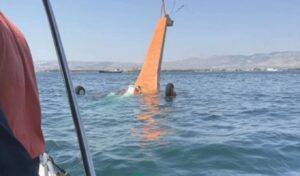 Helicopter crash in Eleusis: “We heard a bang and saw it hit the sea”