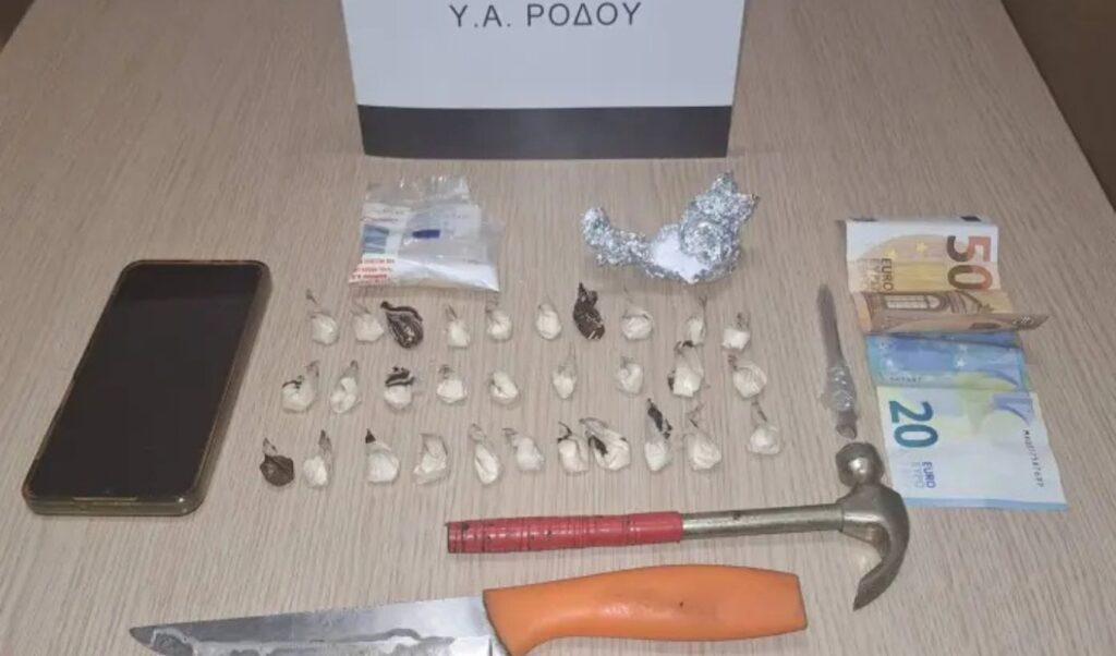 Wild chase in Rhodes: 49-year-old cocaine dealer rams patrol car