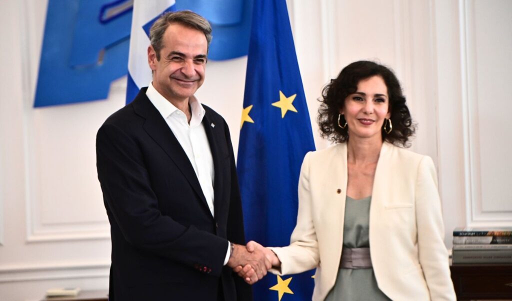 Mitsotakis meets EU crisis management commissioner on civil protection
