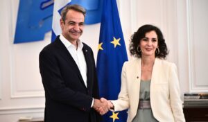 Mitsotakis meets EU crisis management commissioner on civil protection