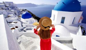 Greek tourism revenue soars 11% as Americans become top spenders