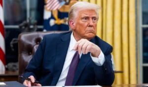 Trump demands Fed rate cuts again