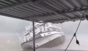Vietnam: 38 dead as tourist boat capsizes in Ha Long Bay