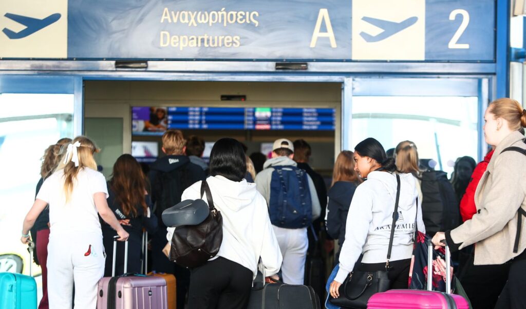 Greece airports see 5.2% passenger traffic surge in first half 2025