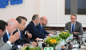 Mitsotakis announces 25 government priorities until year-end