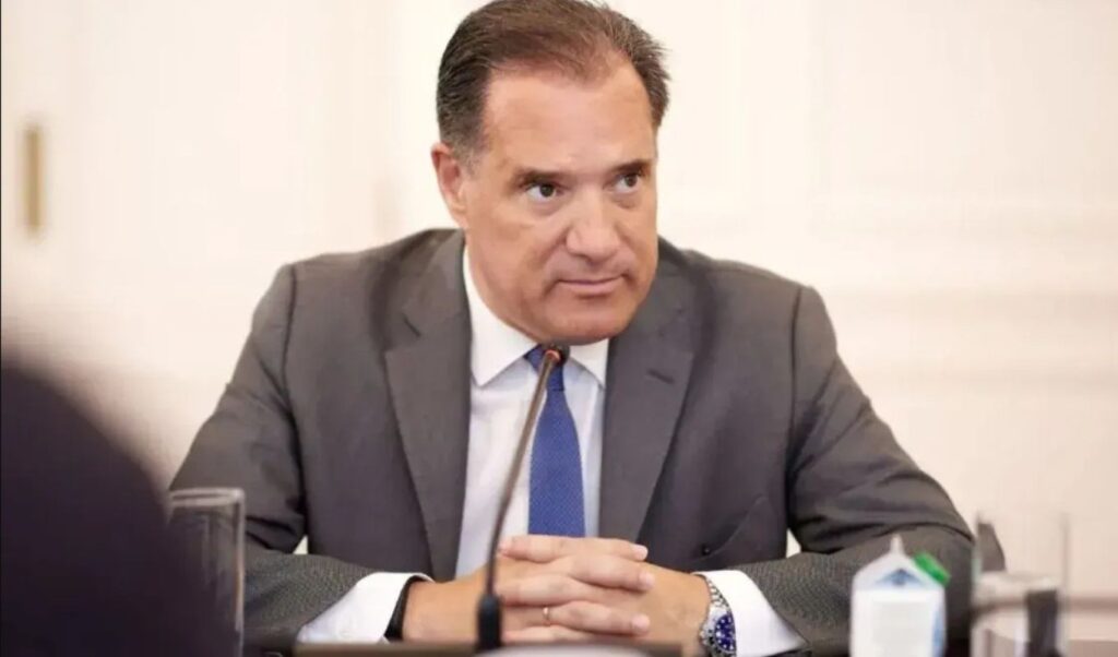 Greek health minister visits Kos hospital, praises staff progress
