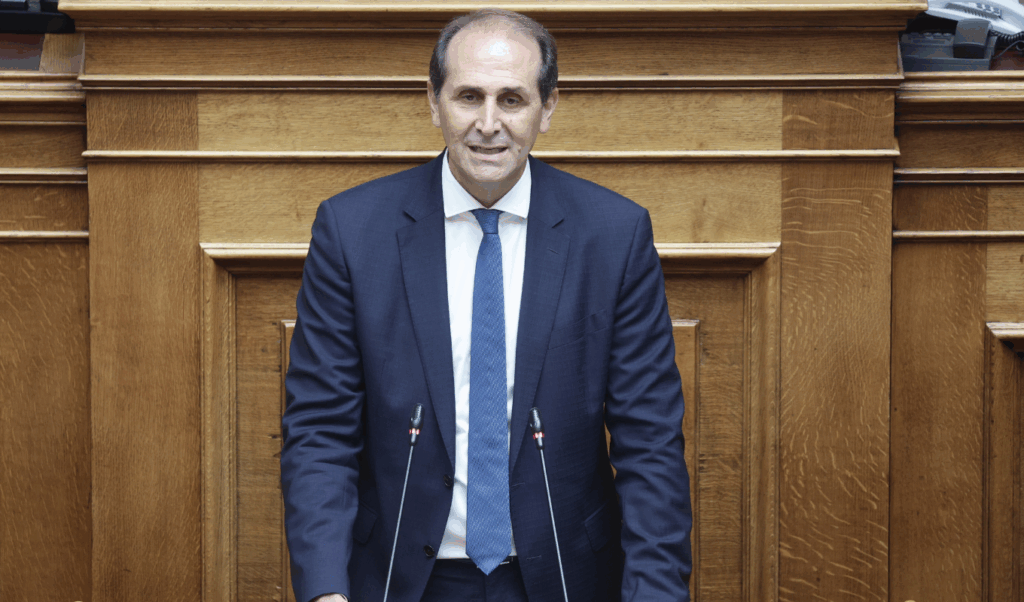Apostolos Vesyropoulos dies of heart attack at 59