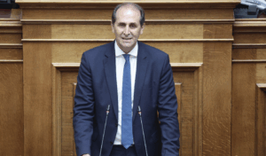 Apostolos Vesyropoulos dies of heart attack at 59