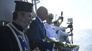 Nikos Dendias visits Tinos for 85th anniversary of cruiser “Elli” torpedoing – “Eternal memory” (Video)