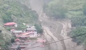 Shocking video from India: Landslide sweeps town – 4 dead, 50 missing