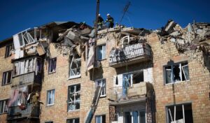 Ukraine: At least 18 killed in Russian strikes on Kyiv – White House responds