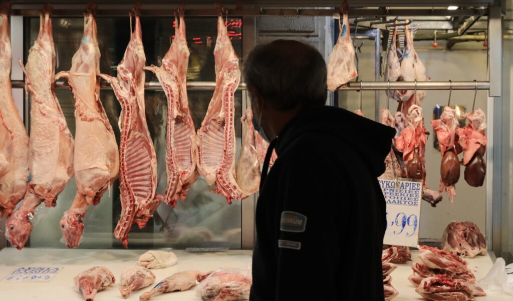 Foot-and-mouth disease drives food prices up: meat, milk surge