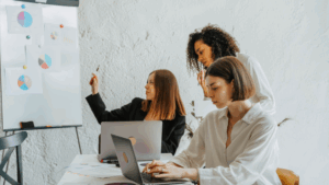 Women earn €200 less than men monthly in Greece wage gap study