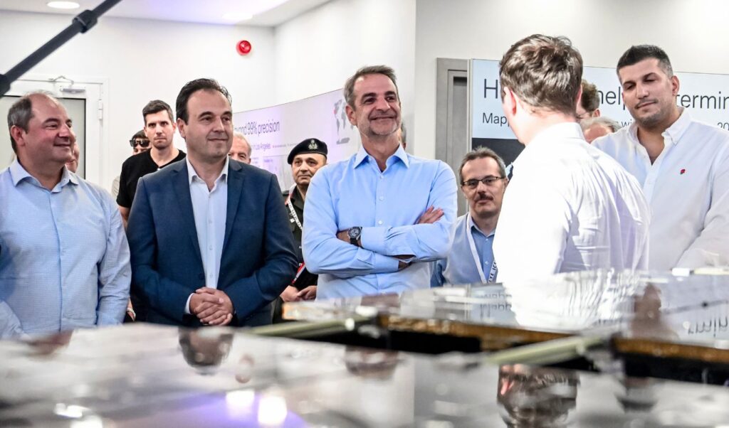 Mitsotakis: “Greece acquires 13 microsatellites” – Where they will be used