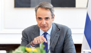 Kyriakos Mitsotakis visits National Crisis Management Center amid ongoing wildfires