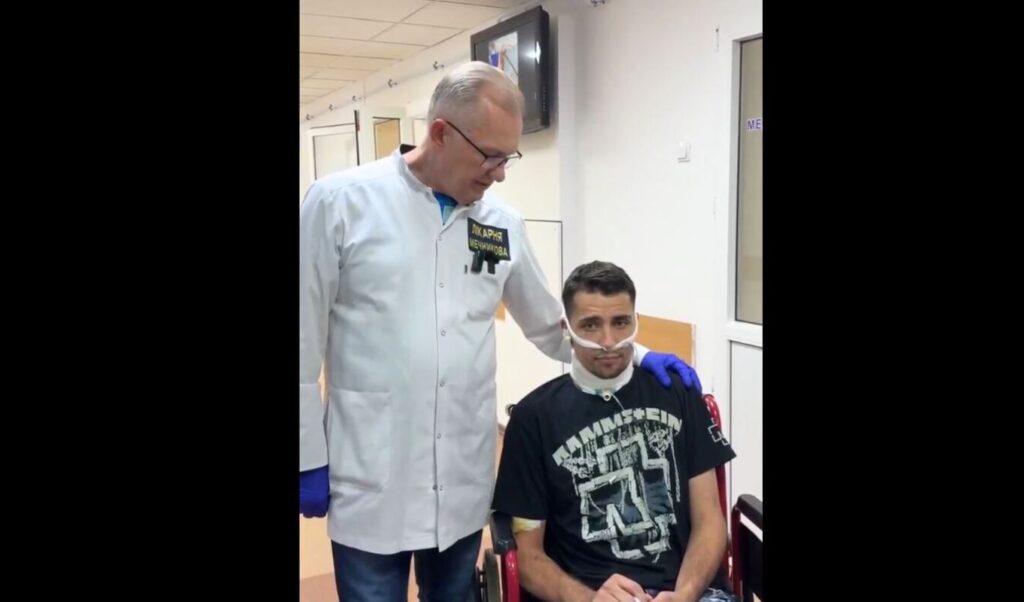 Ukrainian soldier survives with throat cut – thrown in pit for dead