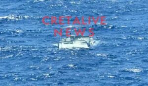 Santorini: Famous criminal lawyer’s boat runs aground and sinks