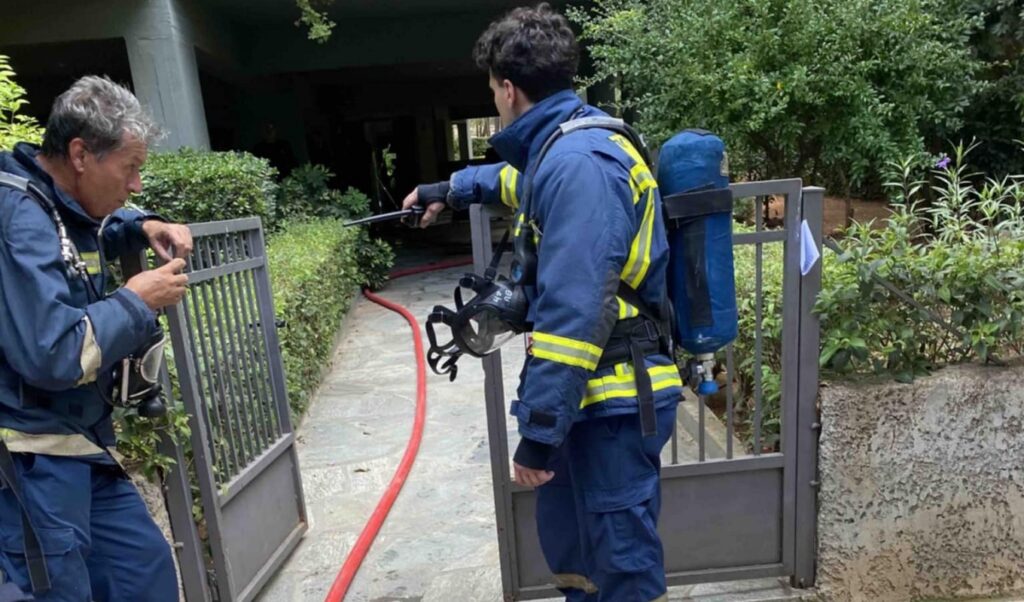 Firefighter defies orders to save commander: “I won’t leave you alone”
