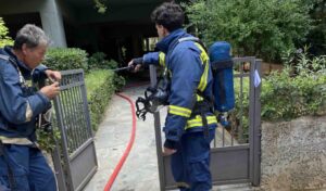 Firefighter defies orders to save commander: “I won’t leave you alone”