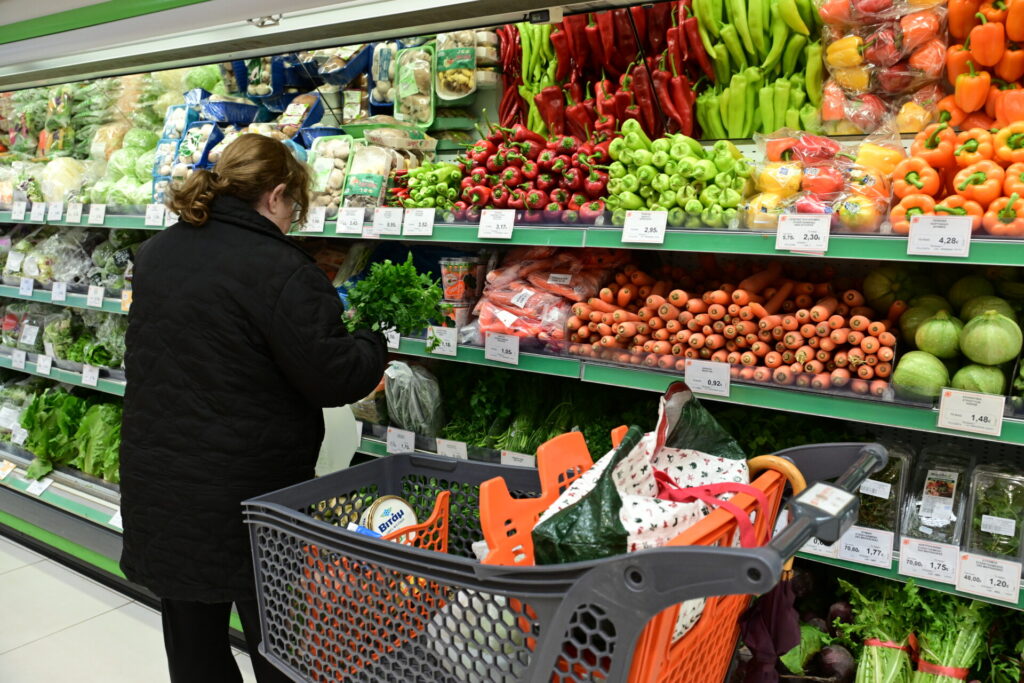 Rising inflation “gallops ahead” as experts warn of further price hikes this fall