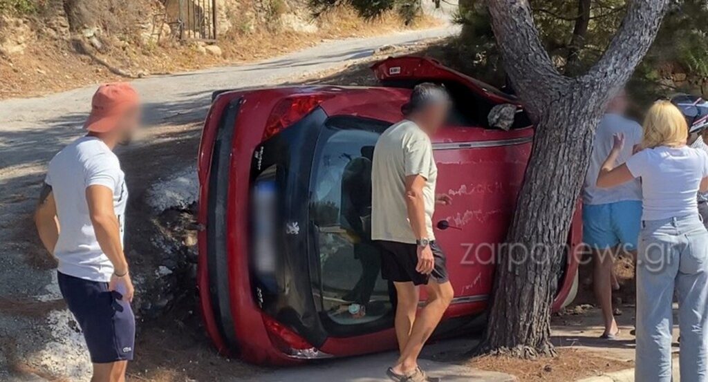 Chania: Serious car accident with vehicle overturned