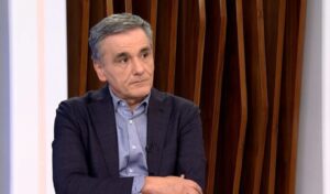 Tsakalotos against Tsipras: Better to approach truth
